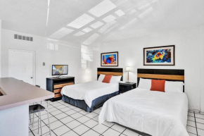 Amazing 1br apartment with pool, Hallandale Beach!